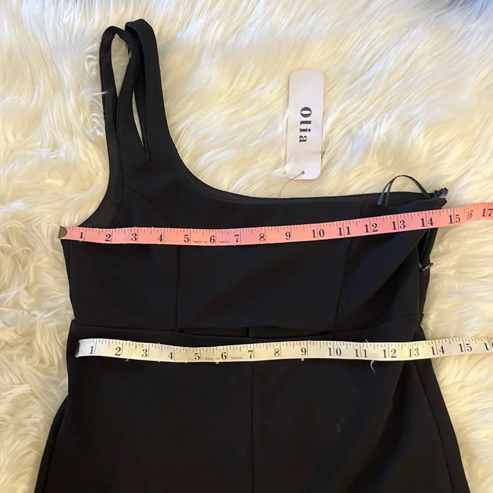 NWT Vici \\ Olia Black ‘Brayden’ One Shoulder Jumpsuit - Picture 6 of 16